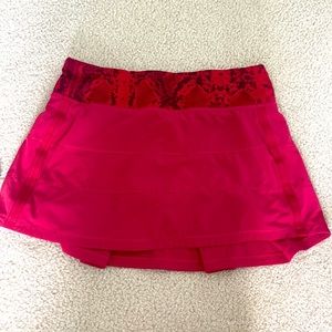 LULULEMON Size 4 Pace Rival Mid-Rise Skirt